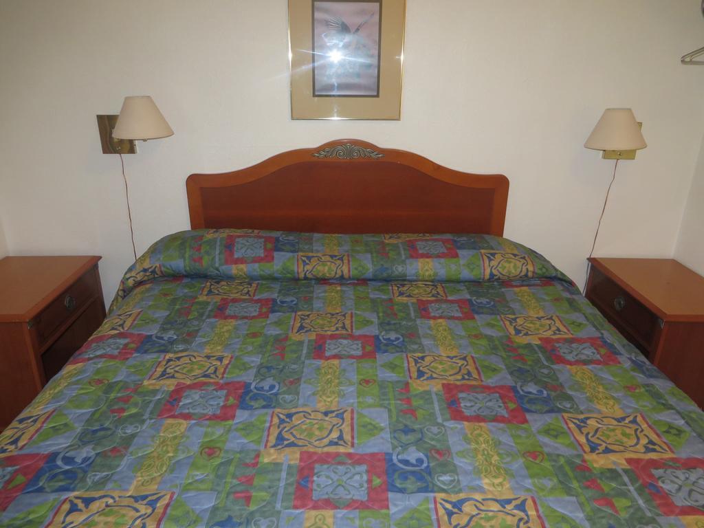 Best Budget Inn Carthage Kamer foto